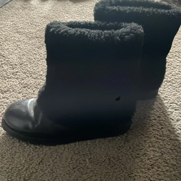 All leather Ugg boots with fur trim top - Picture 3 of 5